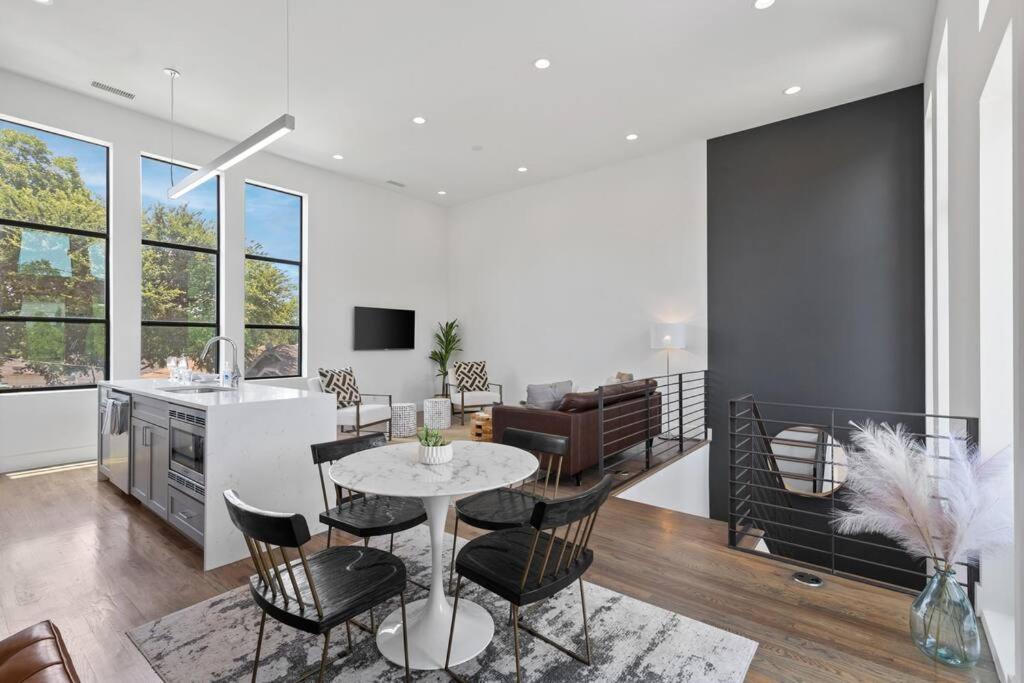 Beautiful Perfectly Located Luxury 2 Bed Townhome ダラス エクステリア 写真