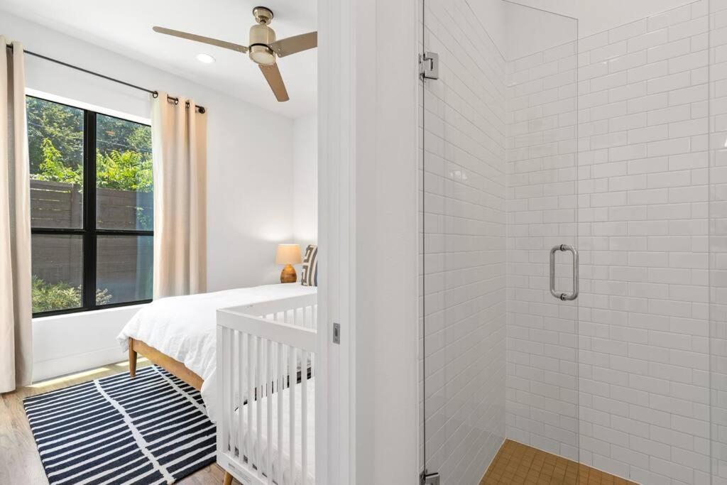 Beautiful Perfectly Located Luxury 2 Bed Townhome ダラス エクステリア 写真