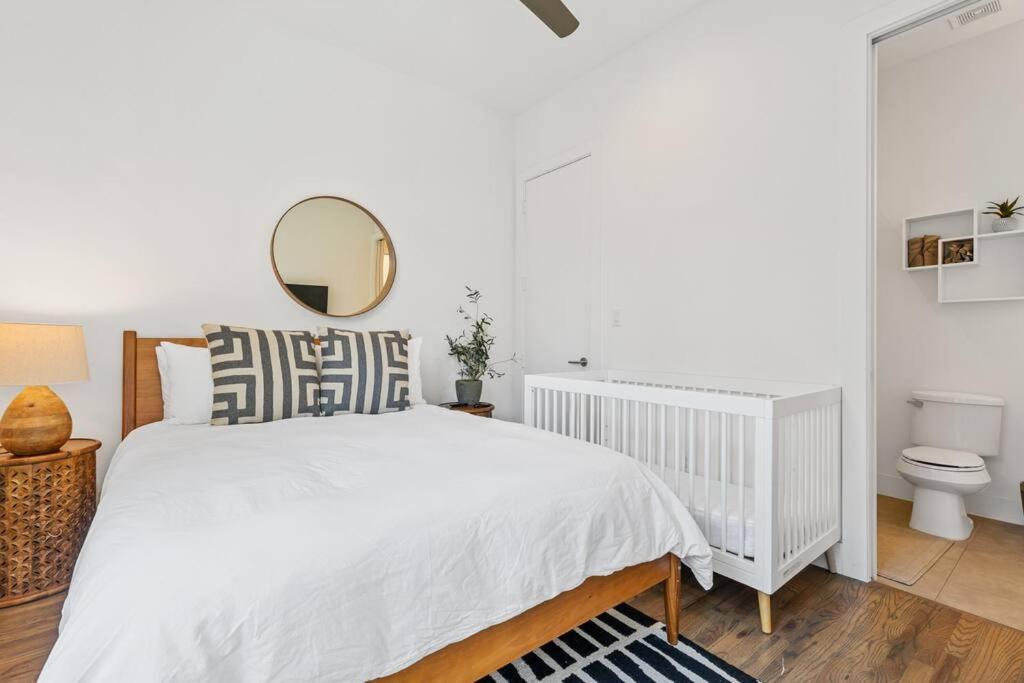 Beautiful Perfectly Located Luxury 2 Bed Townhome ダラス エクステリア 写真